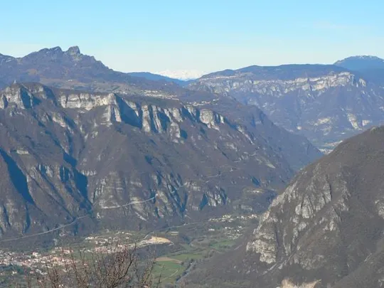 Monte Summano - Tonezza e il Monte Cimone