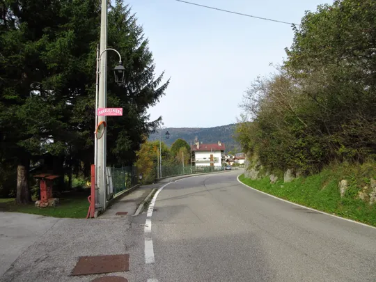 Il sentiero inizia dopo la parrucchiera