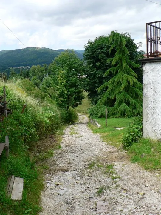 Val d'Assa - Strada di accesso