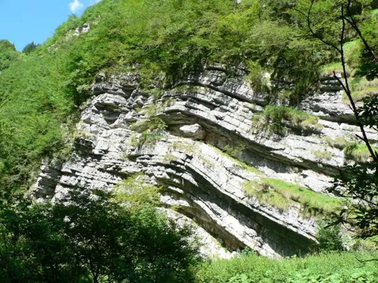 Val d'Assa - dettagli sulla forma rocciosa