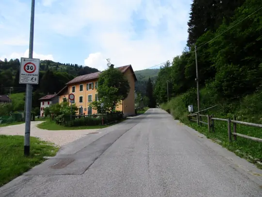 Strada verso Gallio