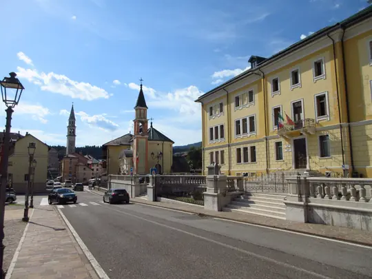La strada verso il centro di Gallio