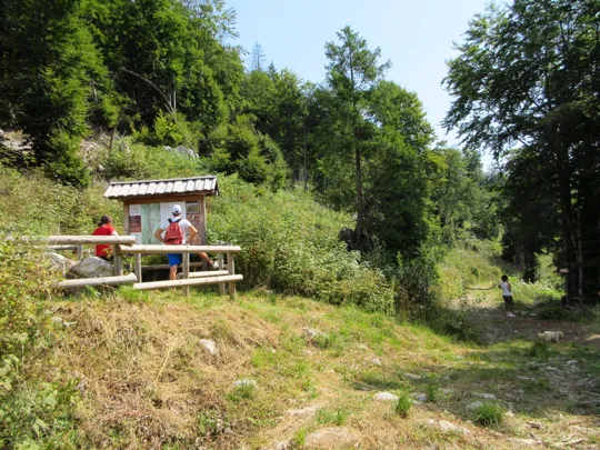 Dettaglio della piazzola con la tabella