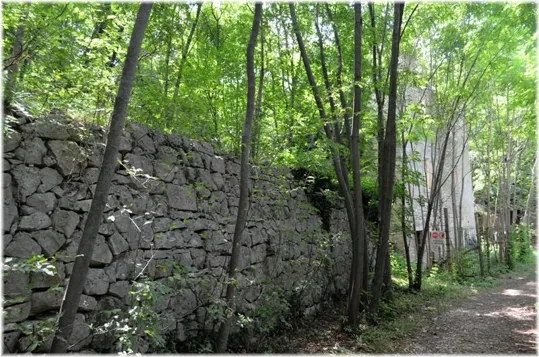 Bosco Caproni - la casa dei minatori