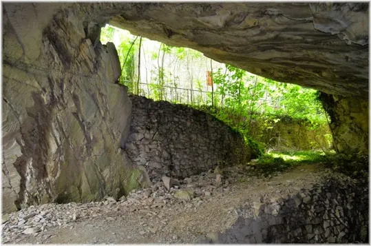 Bosco Caproni - le cave alte