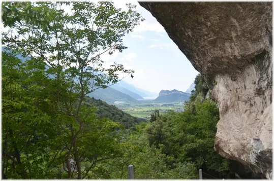 Bosco Caproni - panorama verso il lago di Garda con al centro il monte Brione