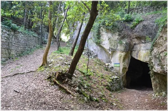 Bosco Caproni - le cave medie