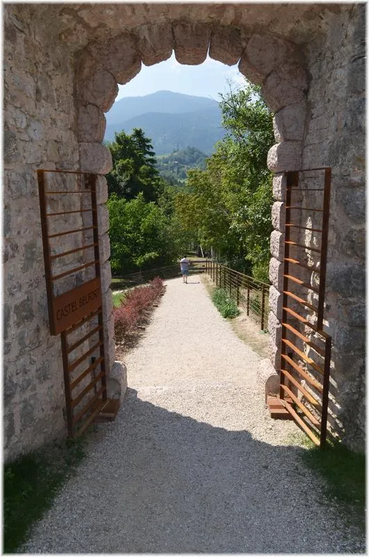 Il portale visto da dentro