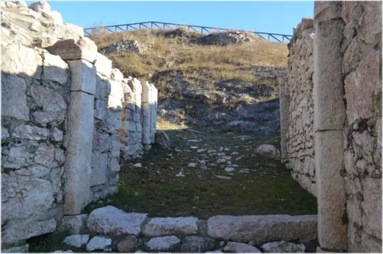 l'entrata vista da fuori