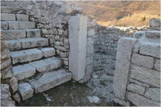 il locale accanto all'ingresso