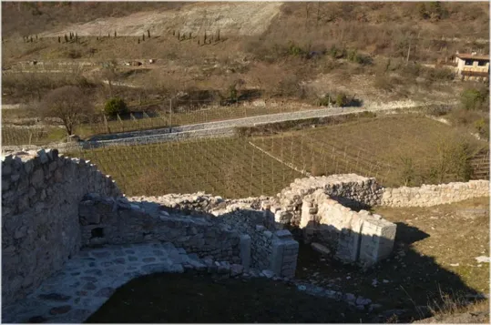 L'ingresso visto dall'alto