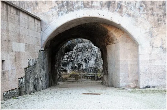 La porta per Trento sotto al forte