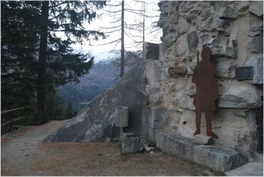 Qui si vede dove finisce la lunga poterna