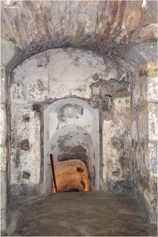 L'entrata vista dal'interno del forte