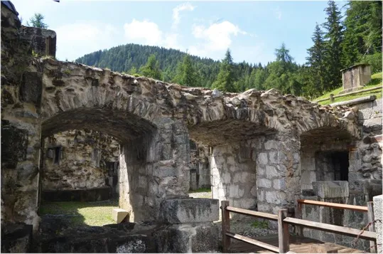 I tre archi visti dal esterno