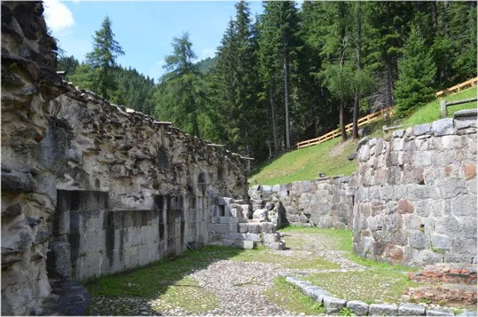 Il primo cortile interno