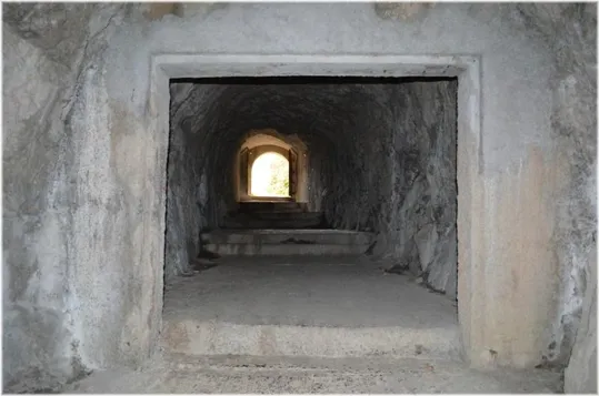 Fortificazioni Sorasass - l'entrata della cannoniera