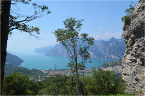 Il panorama sul lago di Garda