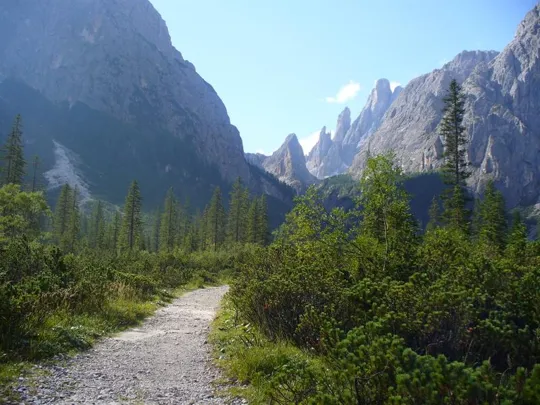 Locatelli - Sentiero sul fondo della Val Fiscalina