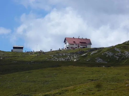 Locatelli - Il rifugio Locatelli-Innerkofler sulla Forcella di Toblin