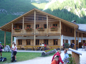 Locatelli - Rifugio Fondo Valle - Talschlußhütte a 1548 m.