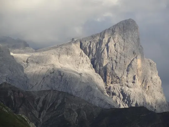 Cima Rosetta con l'arrivo della cabinovia