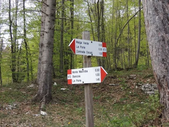 Altre indicazioni sul sentiero Biancoia - Monte Malcroba - Monte Frolla