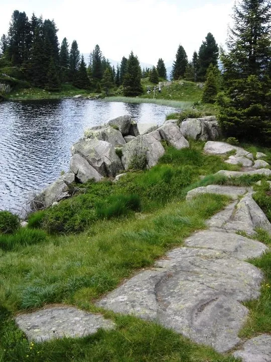 Colbricon - Tipiche rocce vulcaniche porfido-quarzifere