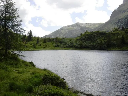Colbricon - Il lago inferiore verso Sud