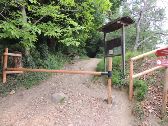 Inizio del sentiero che porta all'eremo di San Bovo