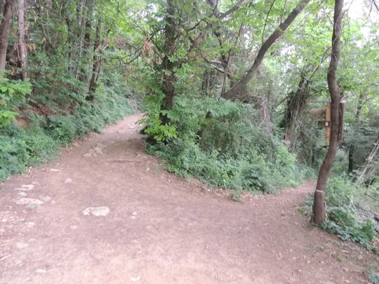 Primo incrocio, qui a sinistra