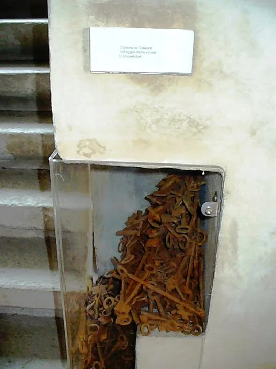 Forte Rite - particolare dell'alloggiamento del meccanismo per la salita delle munizioni