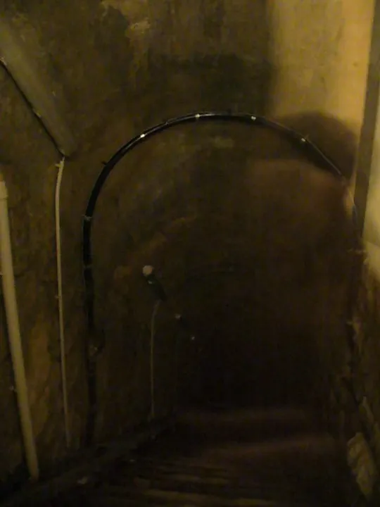 Forte Rite - discesa verso la galleria che porta alla casermetta