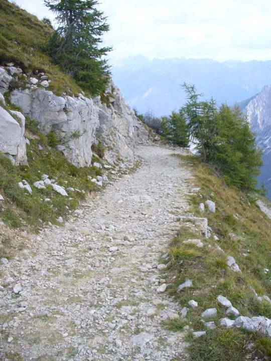 Forte Rite - sentiero dal forte verso la cima