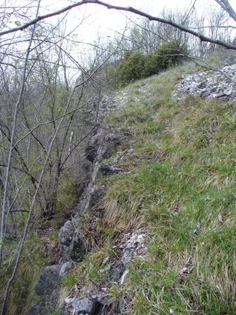 Forte Cornolò - Scarpata naturale a Sud
