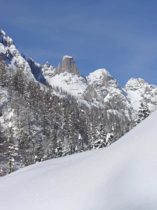 Malga Grava - La torre del Coldai del Gruppo del Civetta