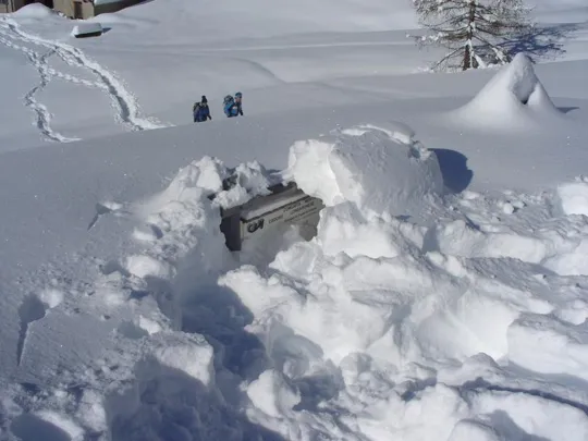 Malga Grava - O i cartelli hanno raggiunto l'altezza della neve ?