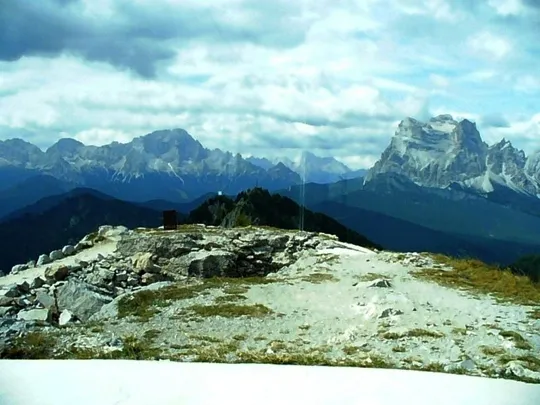 Museo delle Nuvole - vista sul Civetta e Pelmo