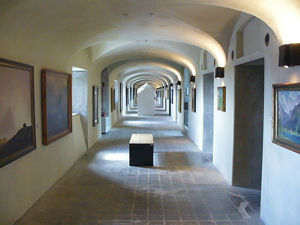 Museo delle Nuvole - altra vista del corridoio centrale