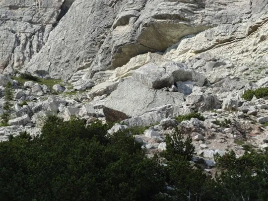 Orme Dinosauri - il masso da raggiungere