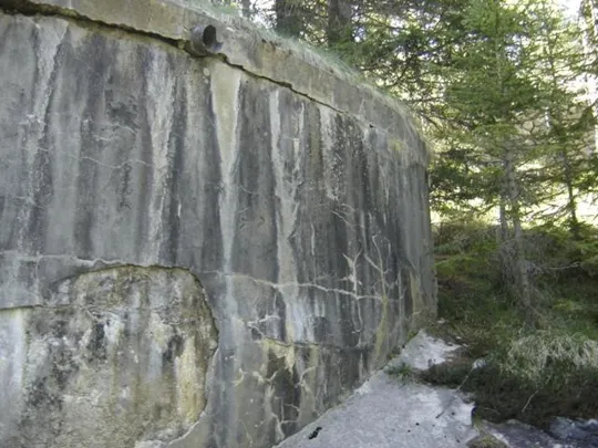 - Passo Tre Croci - Particolare della muratura della postazione Inferiore