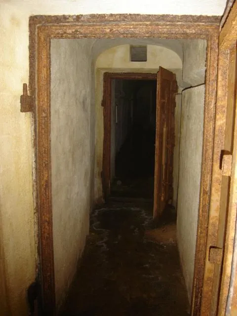 - Passo Tre Croci - Doppie porte per una bussola di sicurezza...