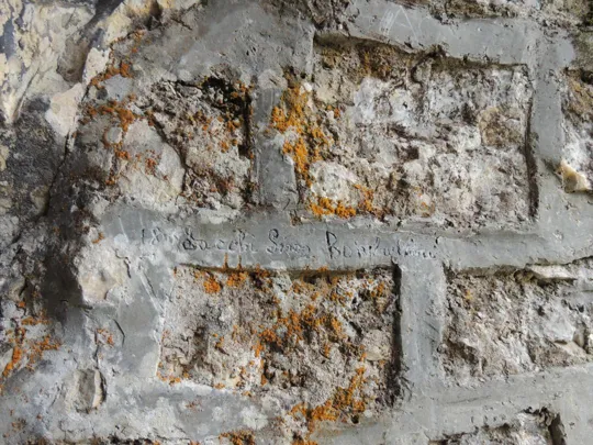 Scritte presenti all'interno della galleria