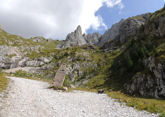 Il bivio per il Sentiero delle Marmotte