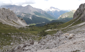 Panoramica sul Monte Cristallino e sullo sfondo la Croda Rossa d