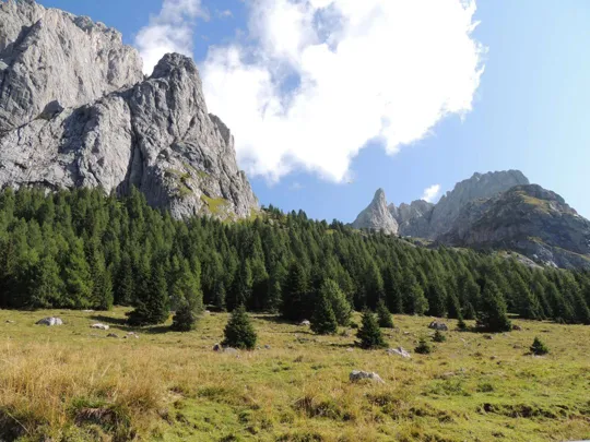Il Monte Peralba e a destra il Monte Chiadenis
