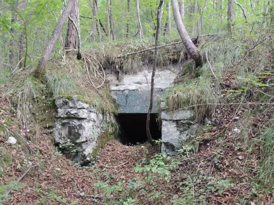 Trincerone di Grigno - l'ingresso di un bunker