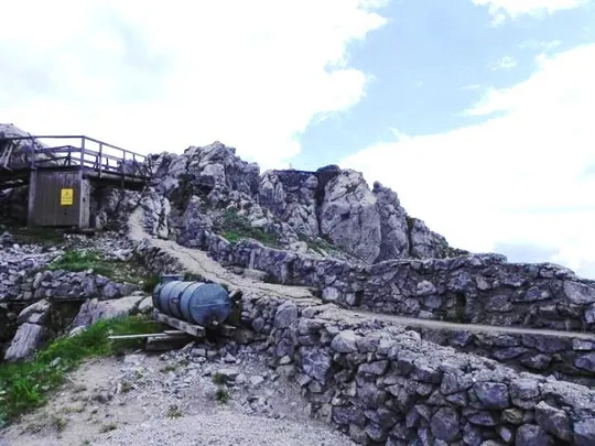 Pal Piccolo Alpi Carniche - trincea del fronte austriaco