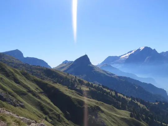 Catinaccio Antermoia: da sinistra a destra: Piz Boè, Col Rodella, Marmolada.