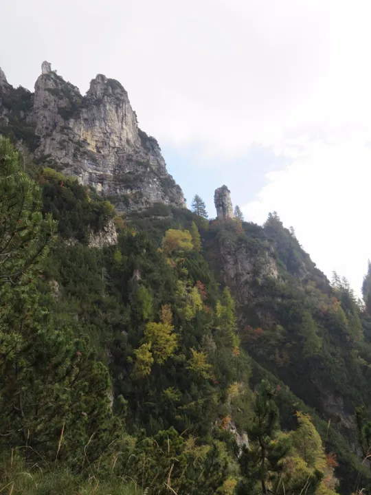 Monte Pasubio - Val di Piazza: passo Lomo (il pilastrino di roccia)